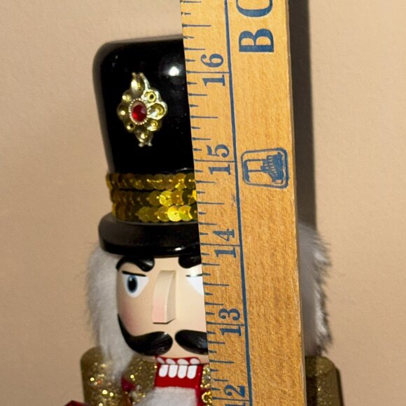 CHRISTMAS NUTCRACKER SOLDIER 16.5" DRESSED IN RED JACKET - Picture 1 of 2